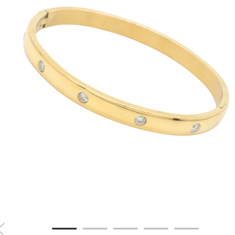 Elegant Gold Bangle Bracelet